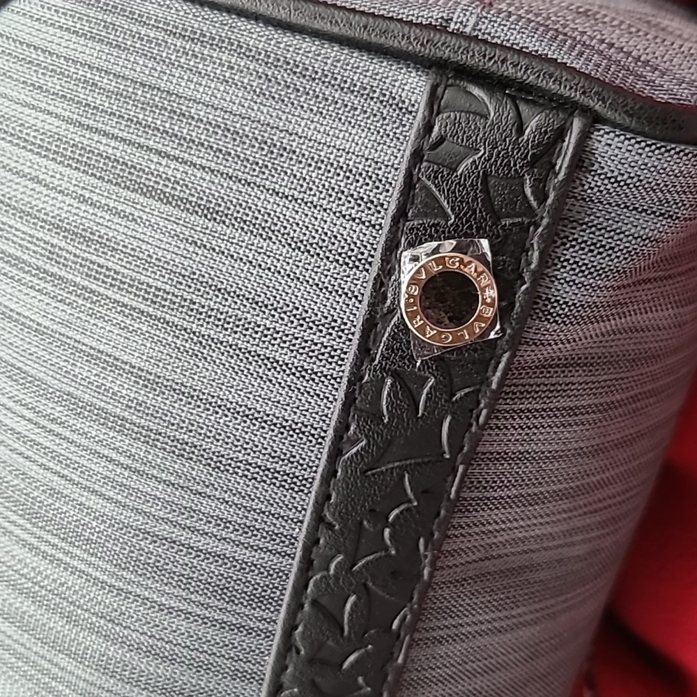 Bvlgari - Emirates Business Class On-Board amenity pouch
